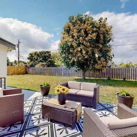 Palm Dreams Villa Greenacres City Екстериор снимка